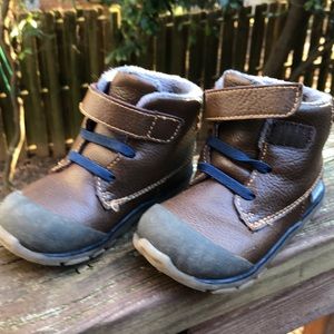 See Kai run boots- size 8
